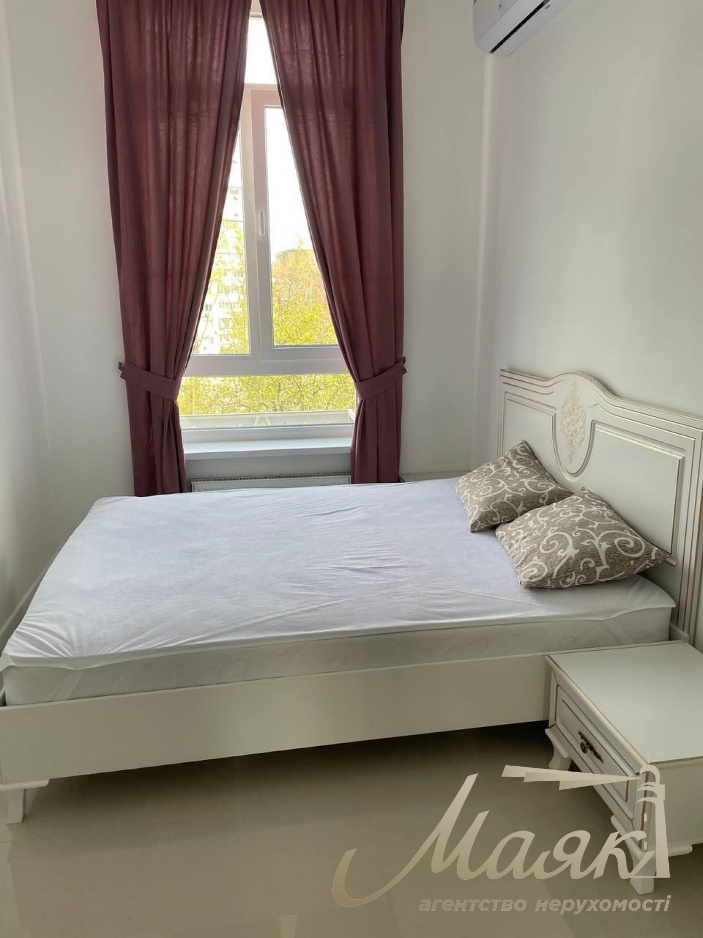 Sale of a 2-room apartment in residential complex 38 Zhemchuzhina.