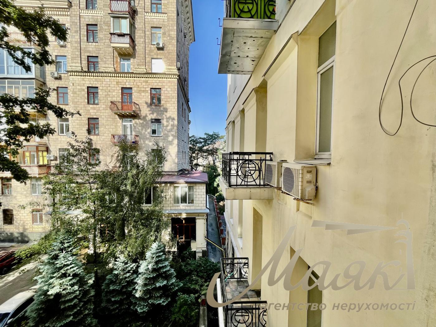 Продаж квартира-студія 40м2 в центрі вул. Заньковецької 6, Липки, Київ