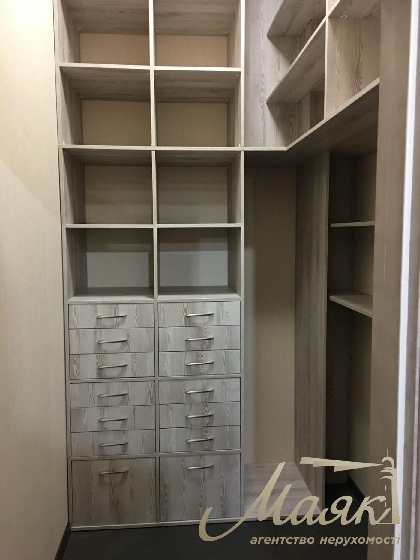 House for sale 1000 m2 Gostomel