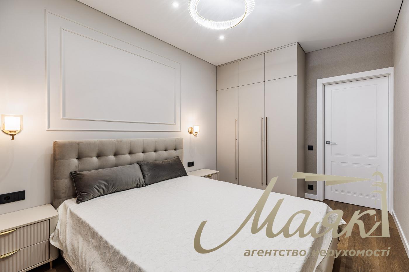 Продажа 1-комнатной квартиры с ремонтом ЖК Варшавский 3, Виноградарь, Киев