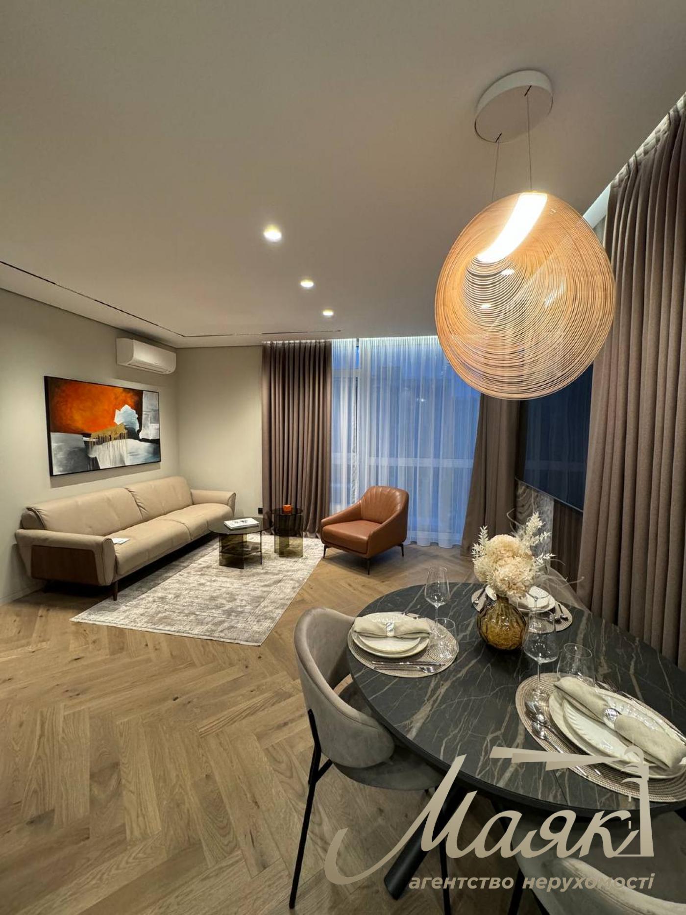 Продаж 2 кімнатної квартири, 80м2, Французький квартал 2, вул. Джона Маккейна.