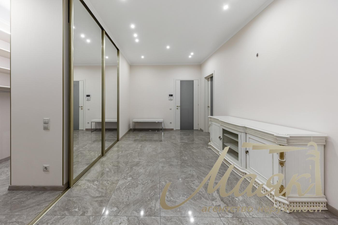 Продажа квартиры 200м2 в центре Кловский спуск, 7