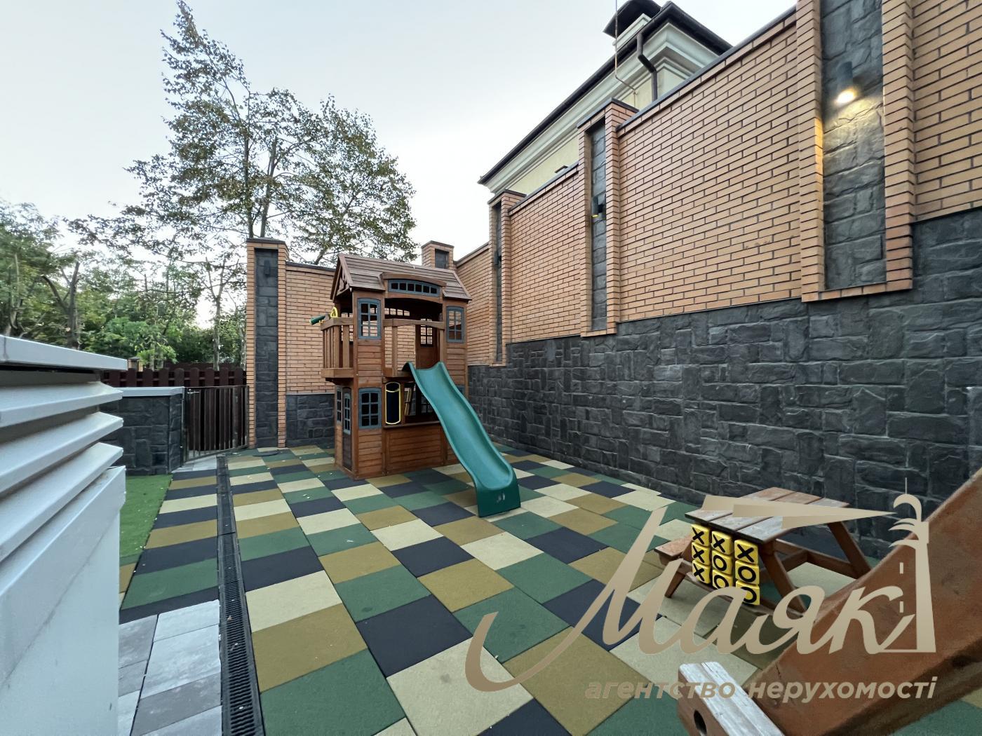 Sale of apartment 95m2 in club house Hidden, Sadovo-Botanichnaya street, Pechersk, Kyiv