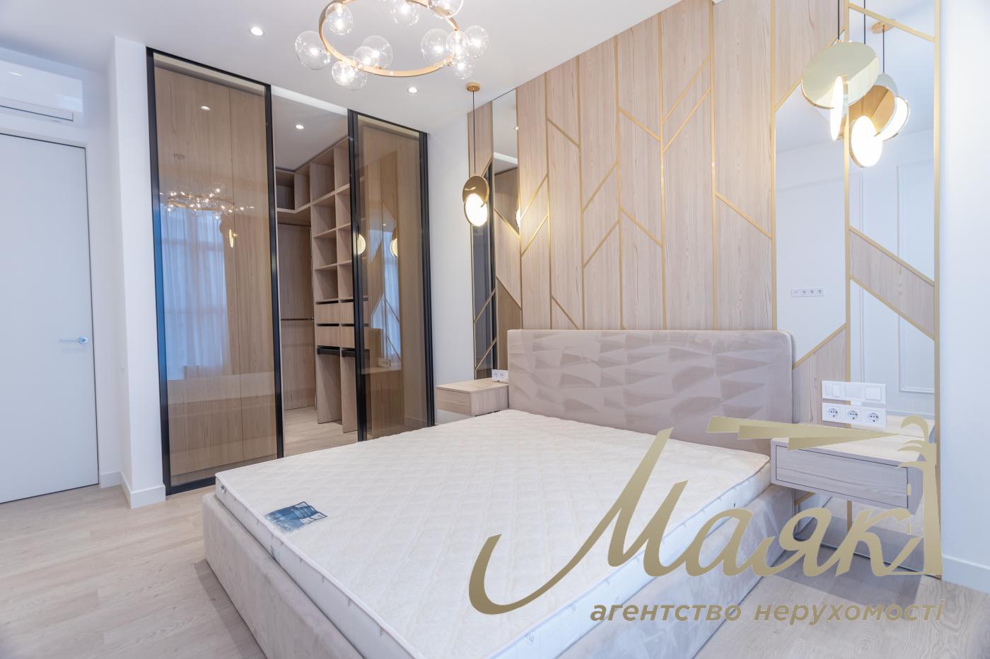 Продаж 4-кімнатної квартири 180 м² в ЖК "Новопечерські Липки", Драгомирова 15Б, Печерський район, Київ.