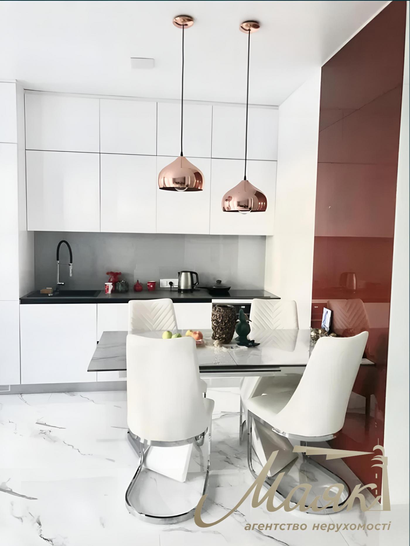 Rent 1-room 48m2 apartment in the LCD "Chicago central house" Antonovicha str. 44
