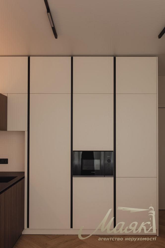 Продаж сучасної квартири площею 68 м², ЖК «Каховська», Лівобережна