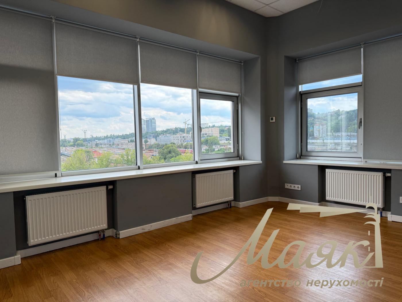 Оренда офісу 944 м2 у БЦ з ремонтом, терасою Олімпійська