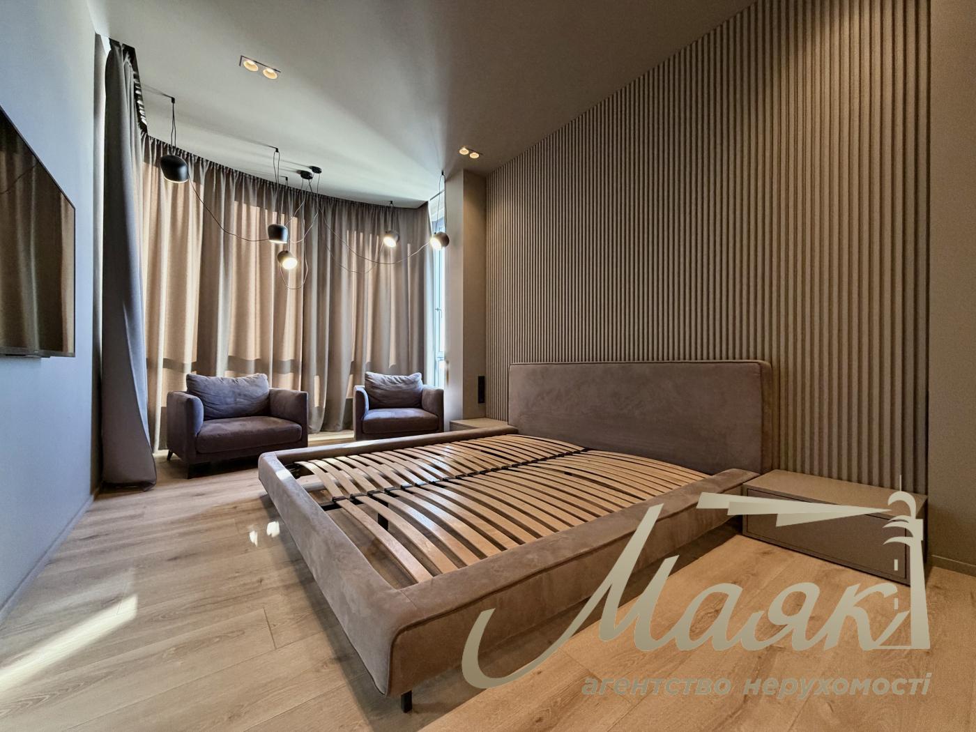 Оренда 3-х кімнатної квартири 130 кв.м. на вул.Преображенська 8Б