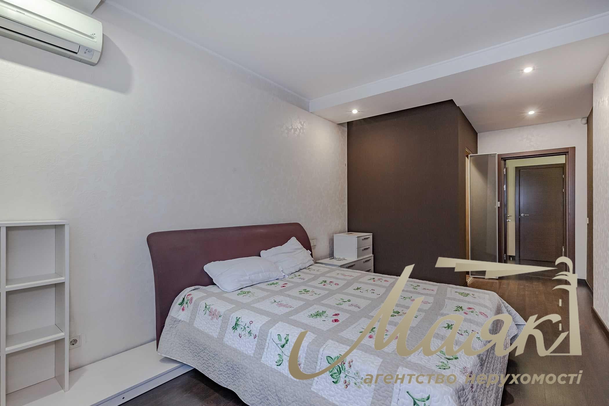 3-room apartment for rent at 27/78 Pankovskaya St., Downtown.
