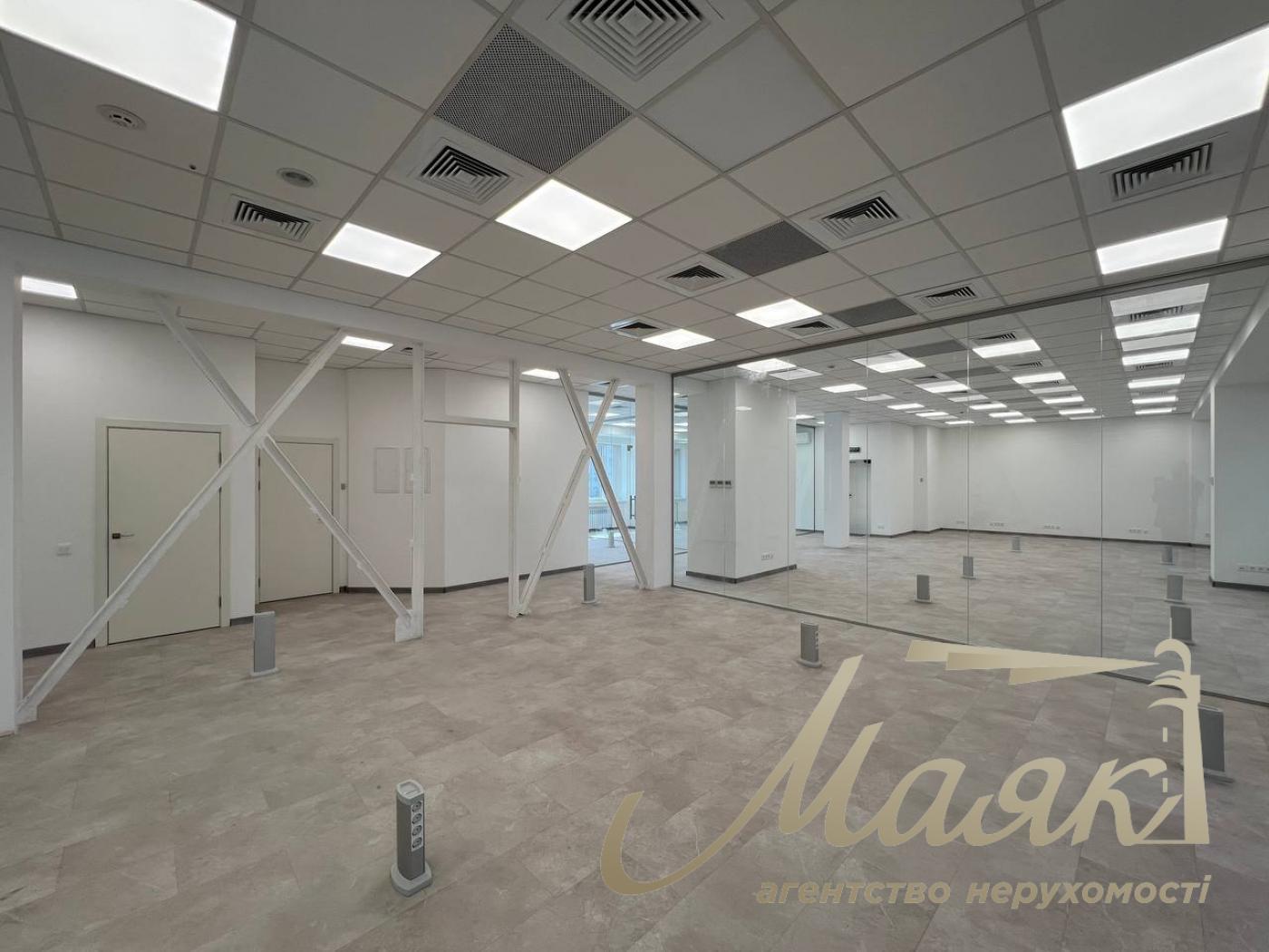 Office for rent with renovation 400m2, Verkhniy Val, Podol