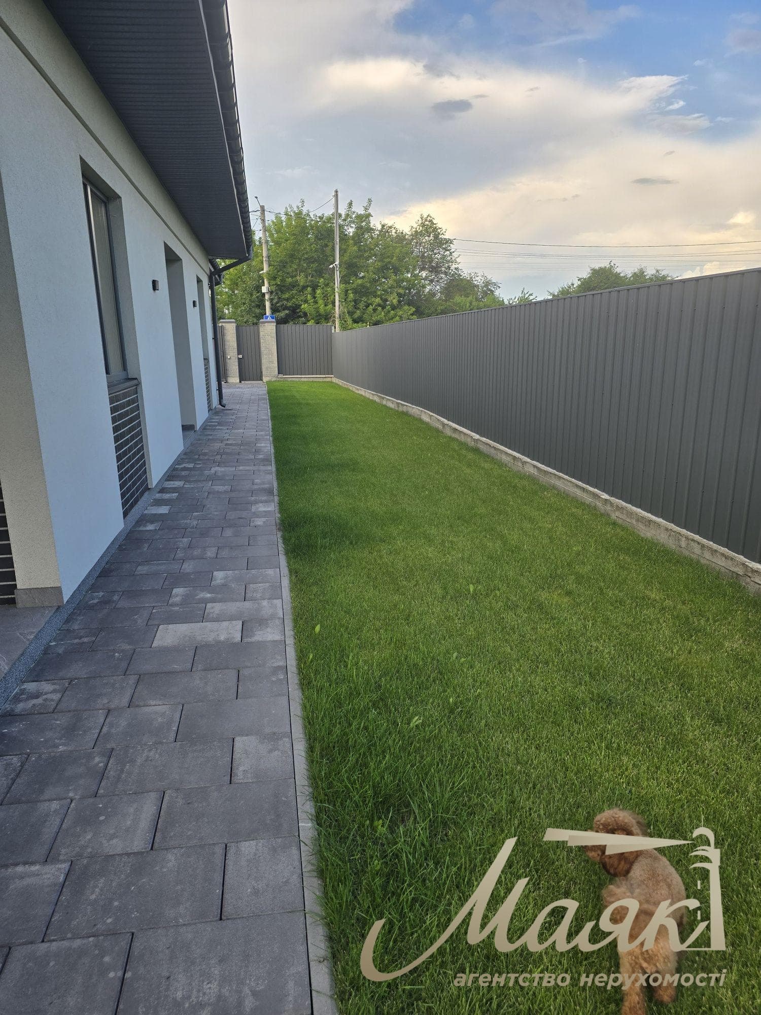 Оренда сучасного будинку площею 137 м² з каміном та терасою в Козині