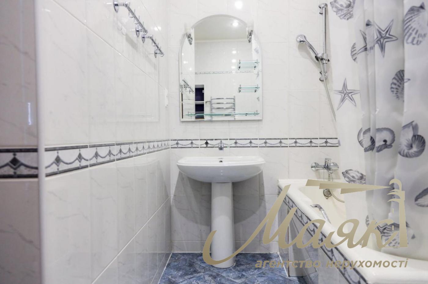 Аренда 3к. квартиры, ул. Антоновича (Горького), 4/6, Центр