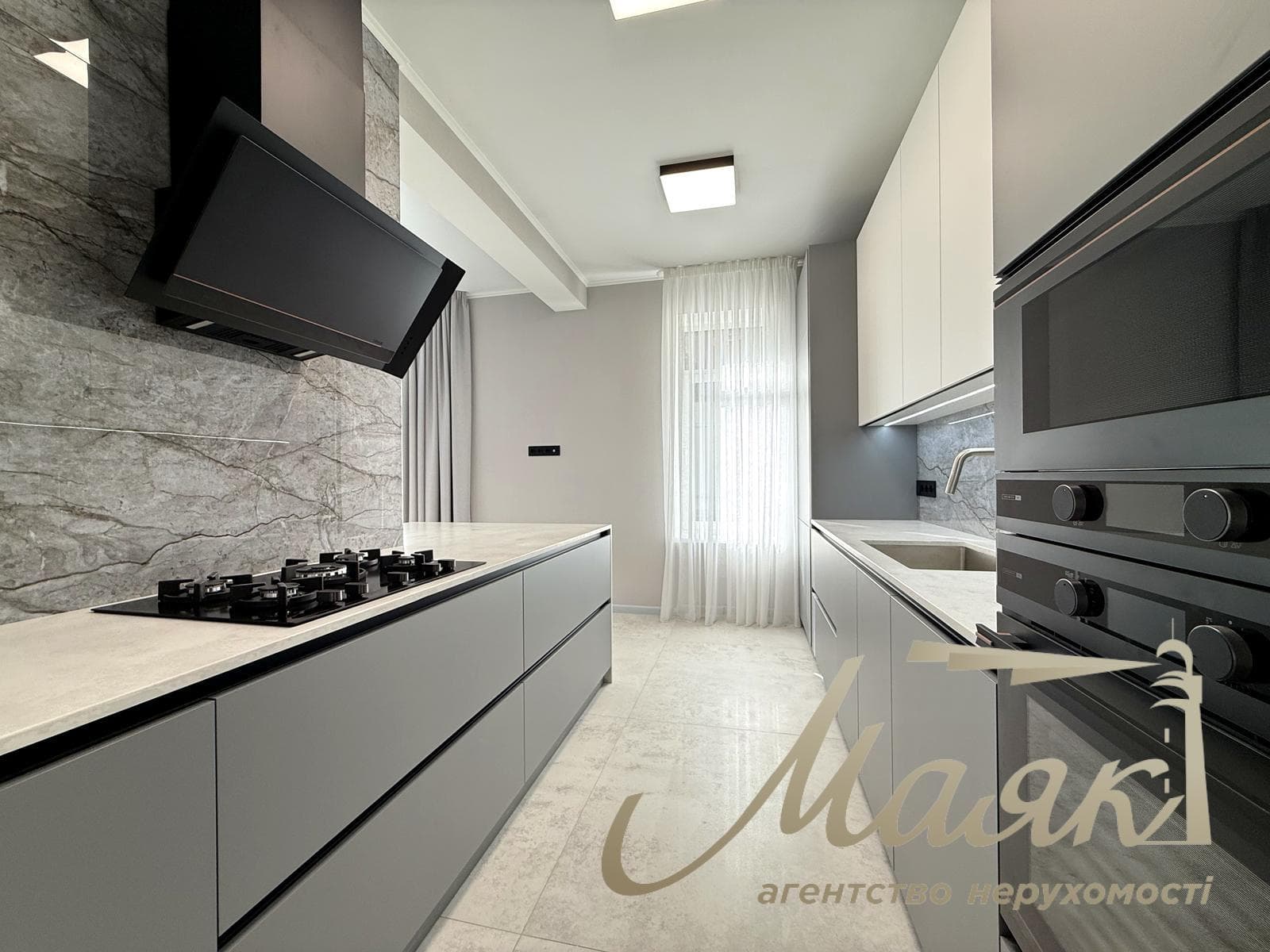 Продаж сучасного будинку 350 м² з панорамним видом с. Лісники пров. Глинище, 39, Обухівський напрямок, Київська область