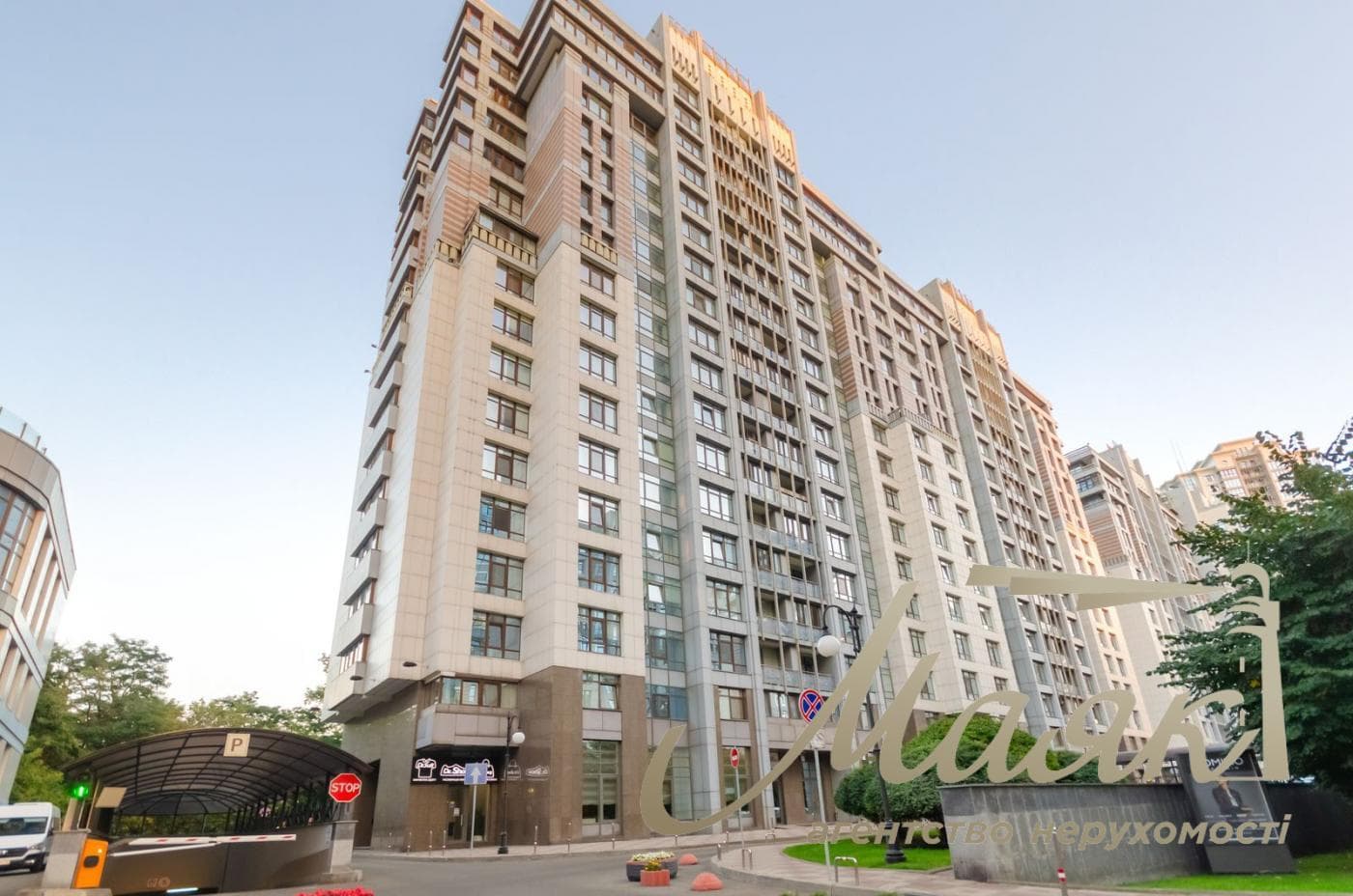 Parking Space for Rent in Downtown Kyiv, Pecherskyi District, “Novopecherski Lipki” Residential Complex, 3 Dragomirova/Verkhoglyada Street, Buildings 16 and 20