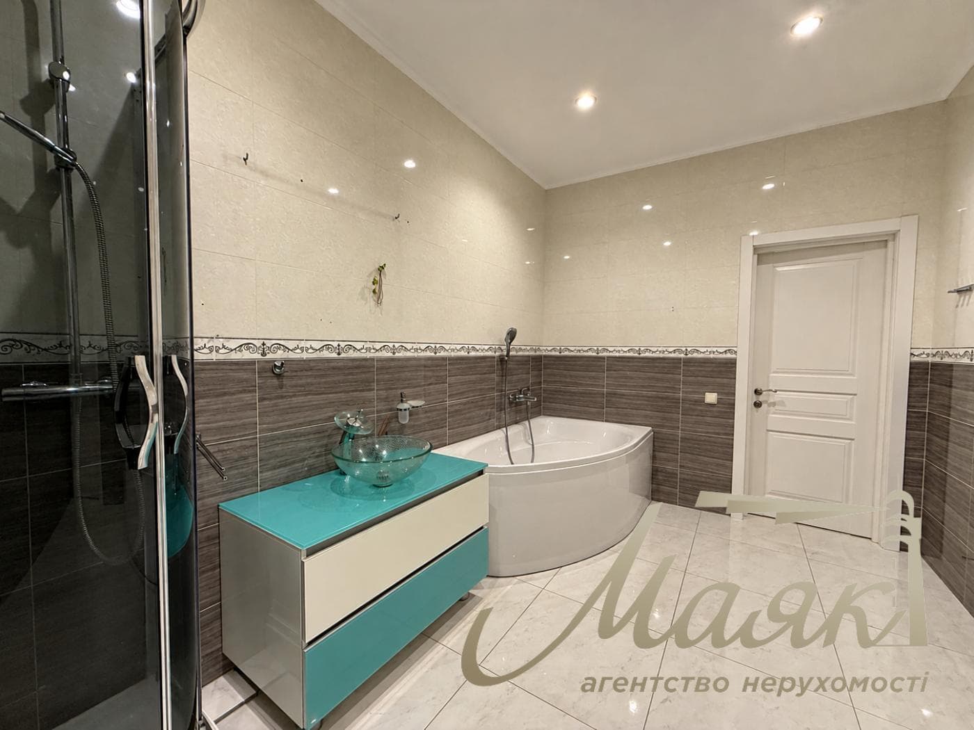 Оренда 3-кімнатної квартири з ремонтом, 150 м³, у клубному будинку Botanic House (Ботанік Хаус), Печерськ, Болсуновська, 23