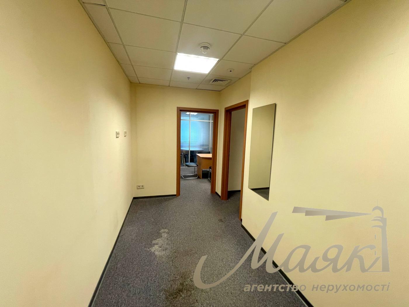 Rent office 68,6m2 BC Milenium Shevchenko district m. Golden Gate
