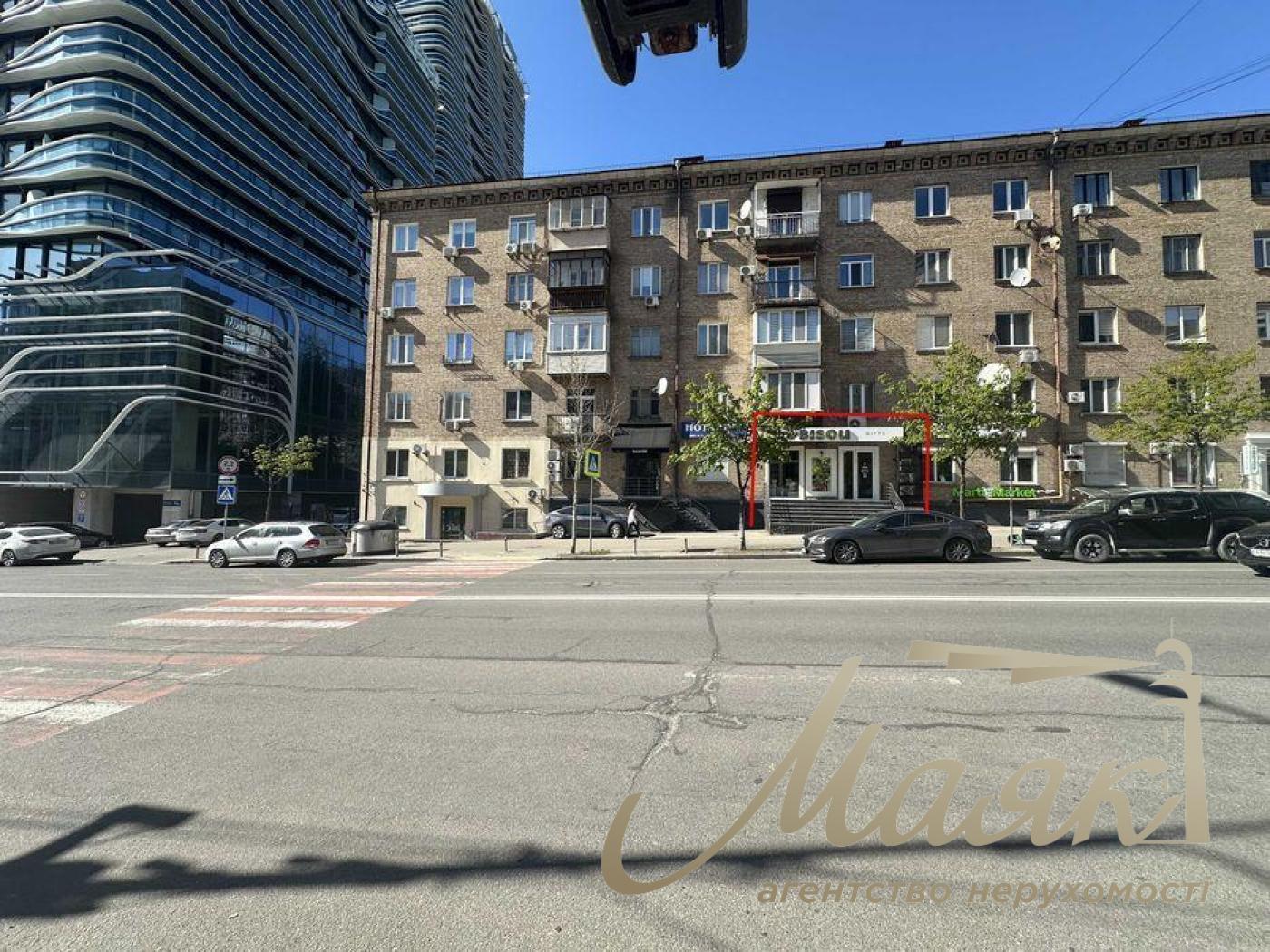 Rent a facade room 40 sq.m.sq. Mechnikova str., Pechersk