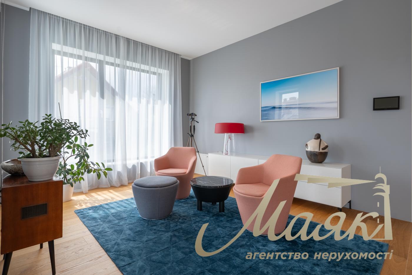 Продаж будинку на Батиєвій горі з розкішним краєвидом, Київ, Центр.