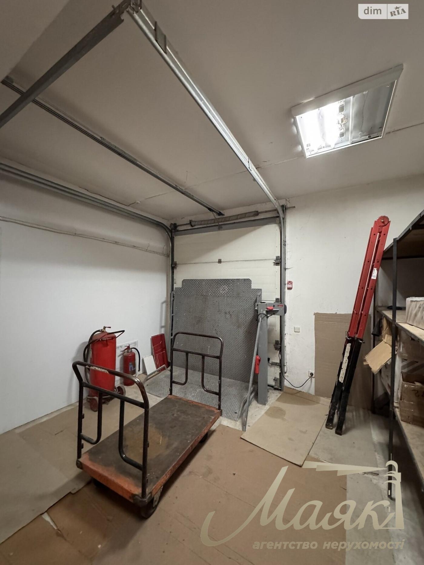 Аренда коммерческого помещения 232,5 м², ул. Сулеймана Стальского, Днепровский район, Киев