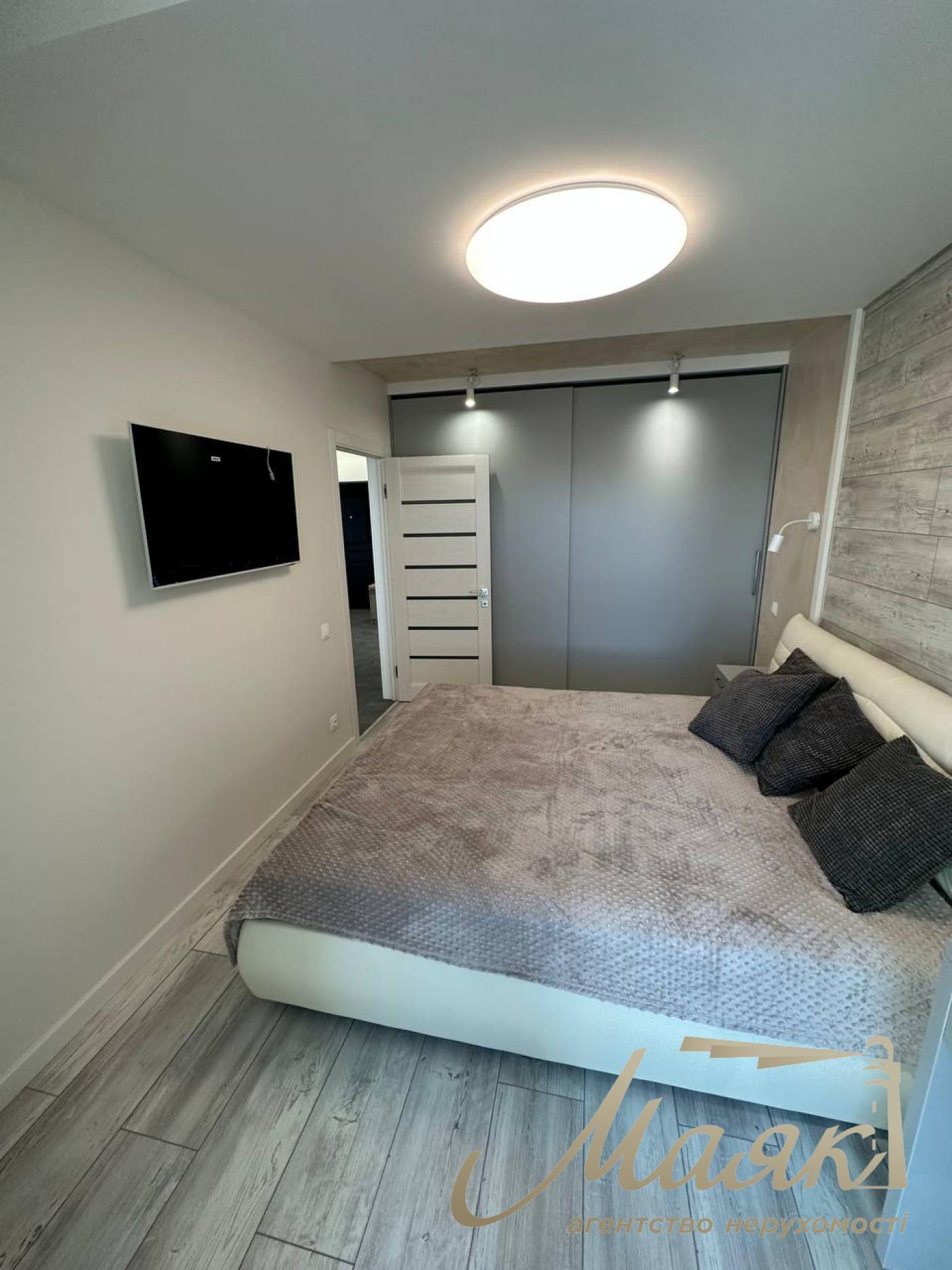 Rent 3-room apartment in Vladimirsky Residential Complex