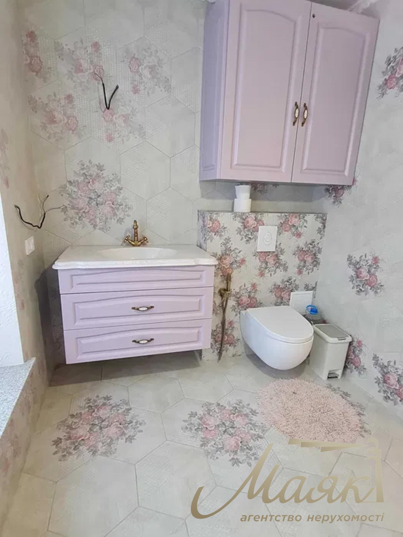 Sale of 3-storey house 240 sq.m. Obolon. Kyiv.