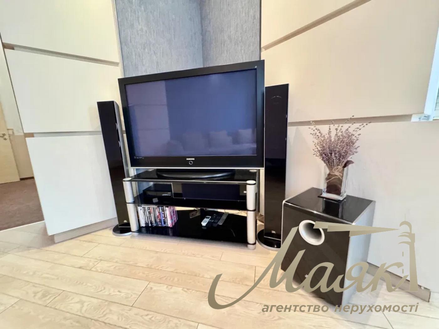 Оренда 4-кімнатної квартири, стм. Дружби народів, Печерськ, Київ