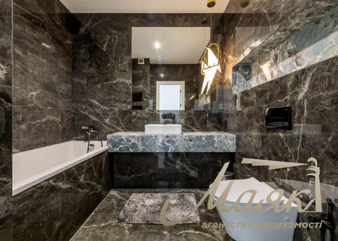 Продаж квартири 70 м² з дизайнерським ремонтом - ЖК "Новопечерська Вежа", вул. Бойчука 41Б