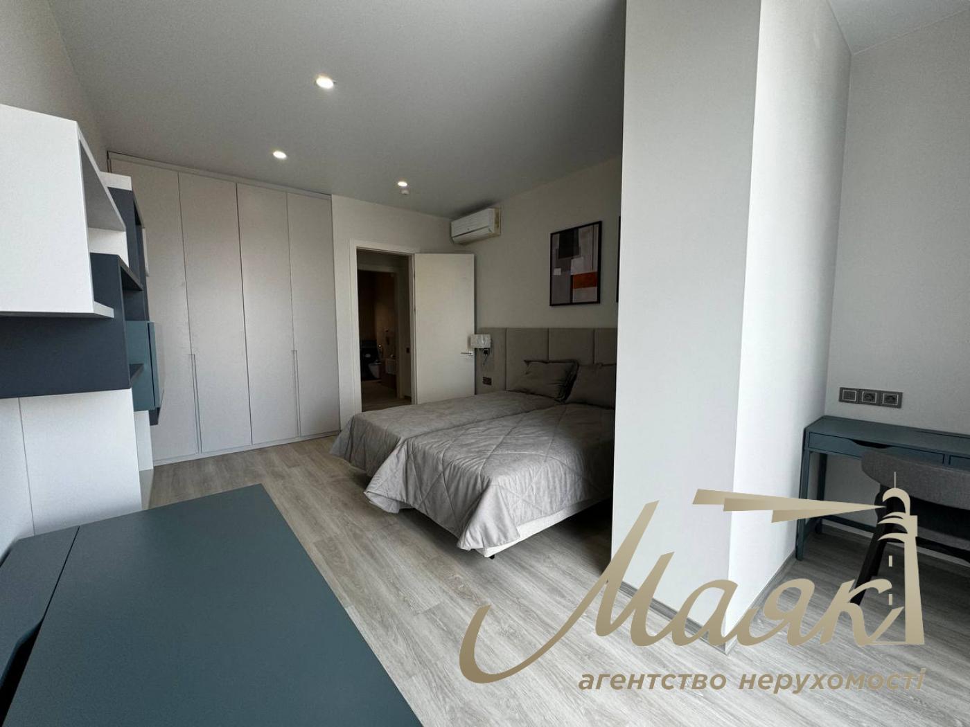 Rent of 4-room apartment, residential complex Atlantic, Antonovicha (Gorky) street, Vladimirsky market.2
