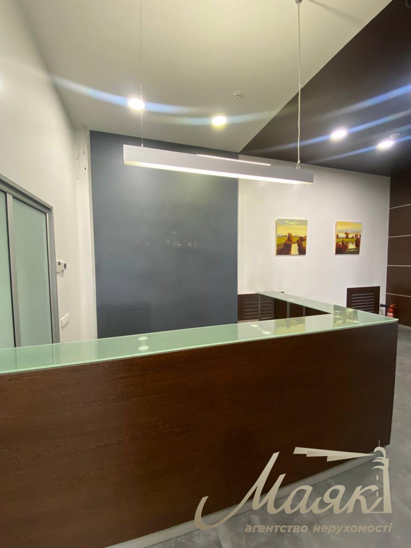 Rent commercial premises 500m2 in Pechersk