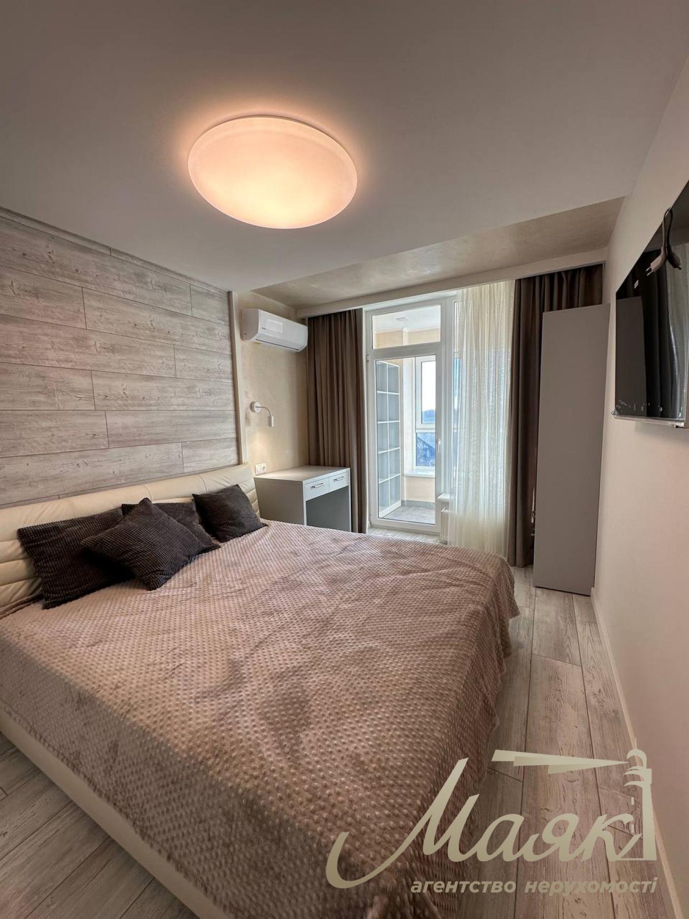 Rent 3-room apartment in Vladimirsky Residential Complex