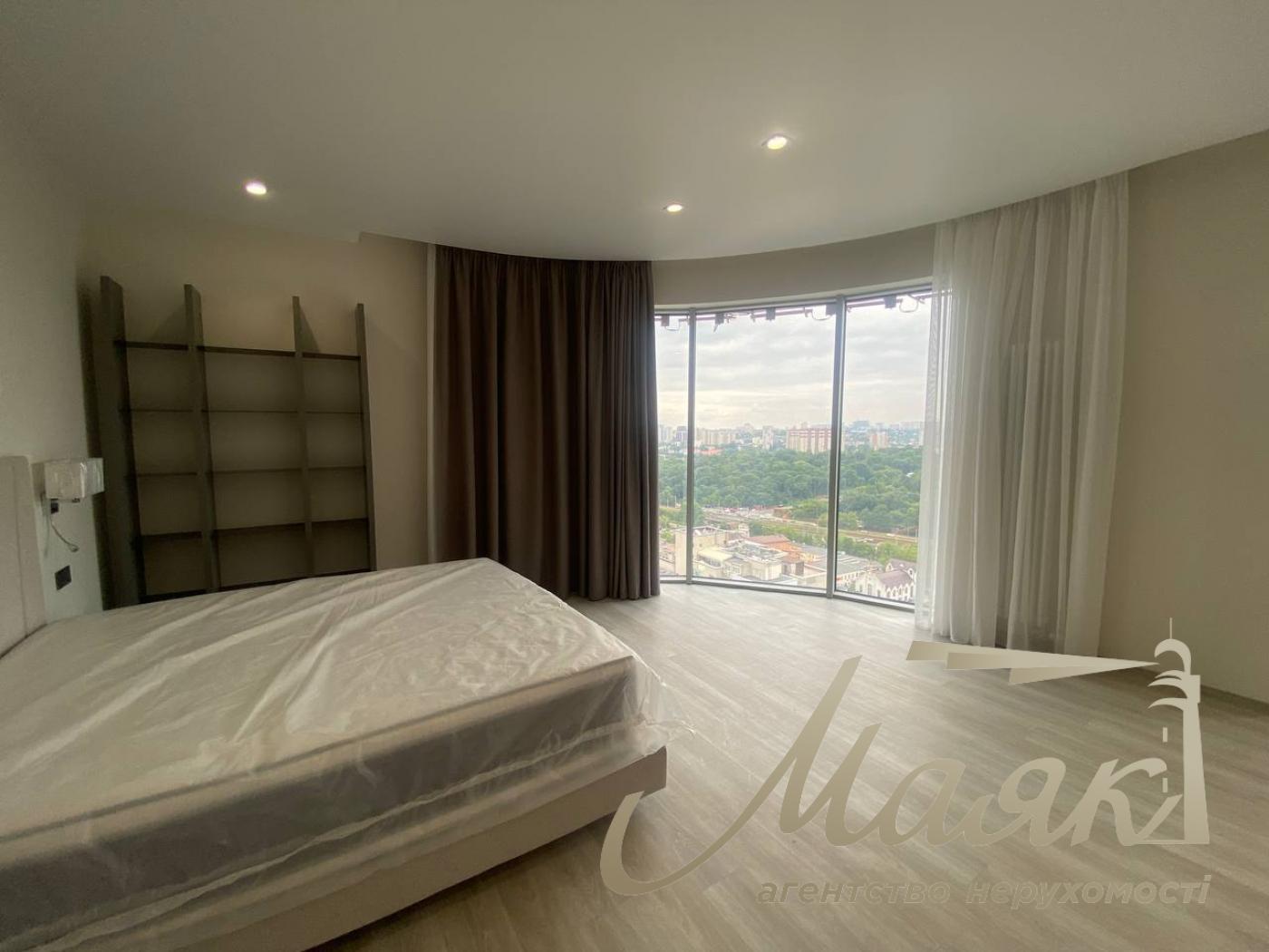Rent of a three-story penthouse in the Atlantic residential complex at 118 Antonovich Street
