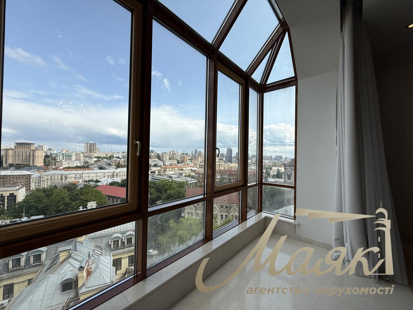 Аренда видовой 3к квартиры 245 кв. м на ул. Паторжинского 14, Центр, Шевченковский район