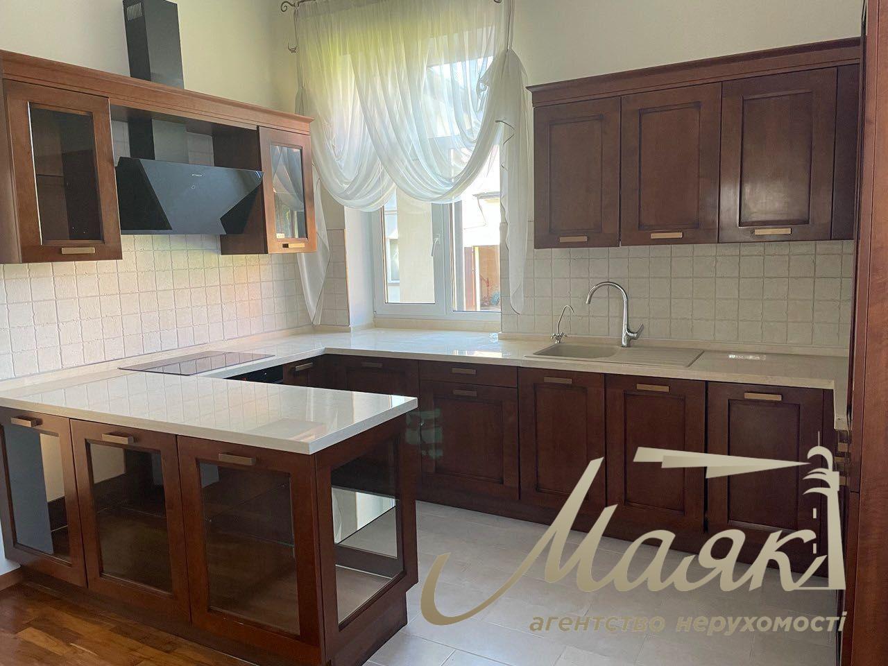 Продаж 2-х поверхового будинку 384.2м2, Лісники