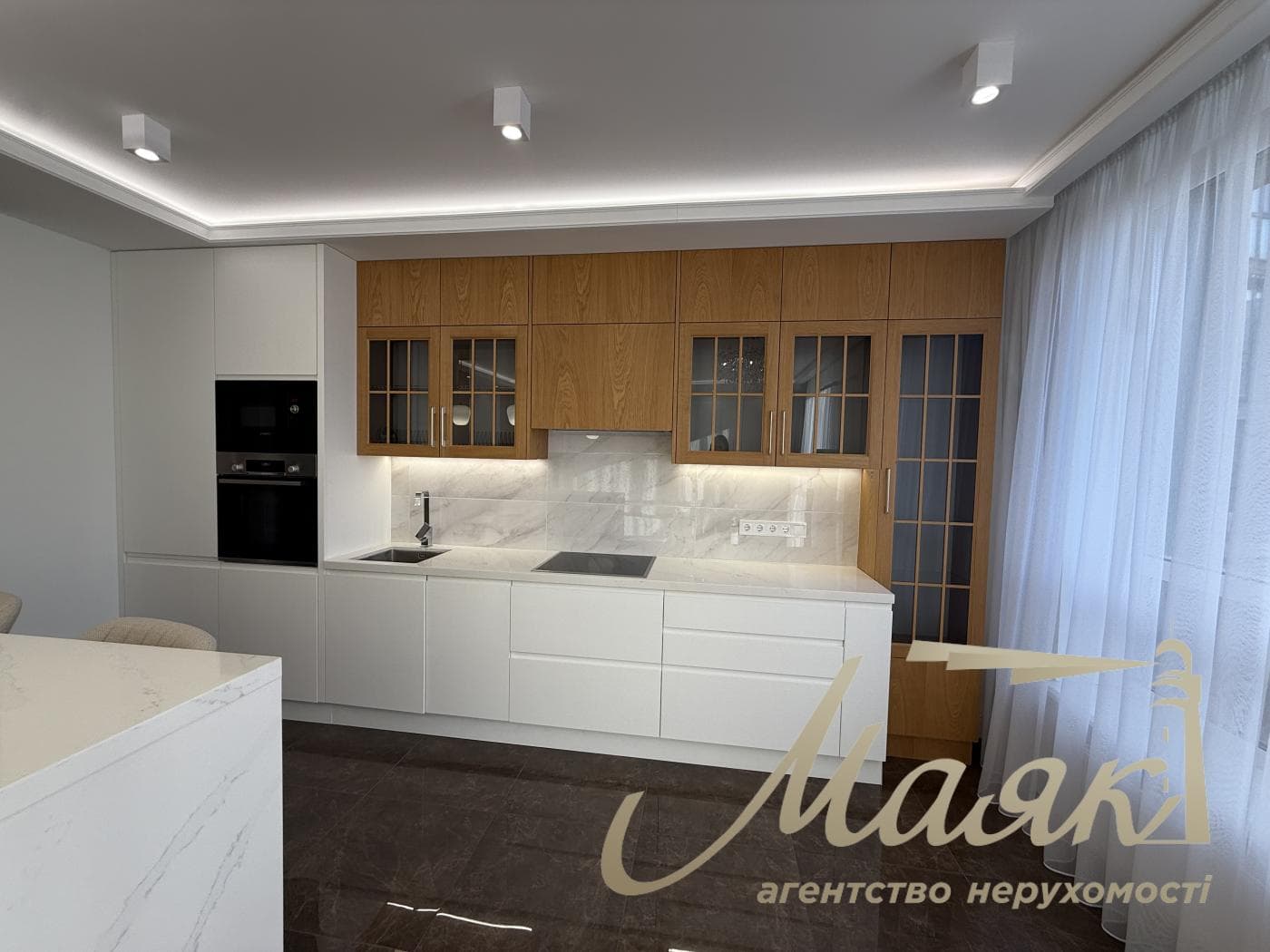 Продаж нової дизайнерської 2-кімнатної квартири площею 86 м², «Поділ Плаза & Резиденс»