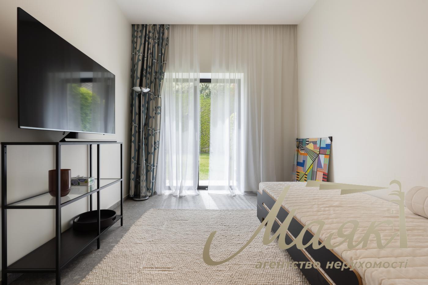 Продаж будинку на Батиєвій горі з розкішним краєвидом, Київ, Центр.