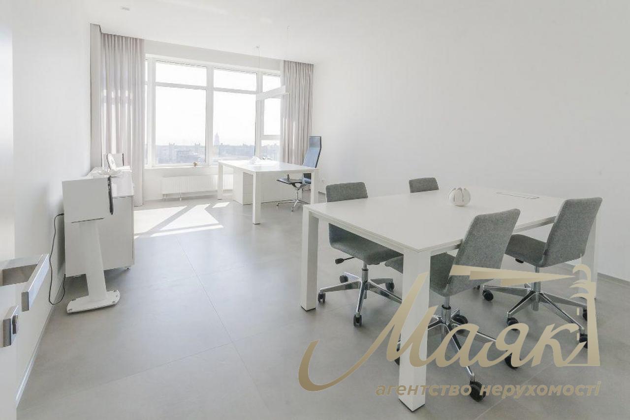 For sale office with view in BC Carnegie Tower Pechersk 160 m2