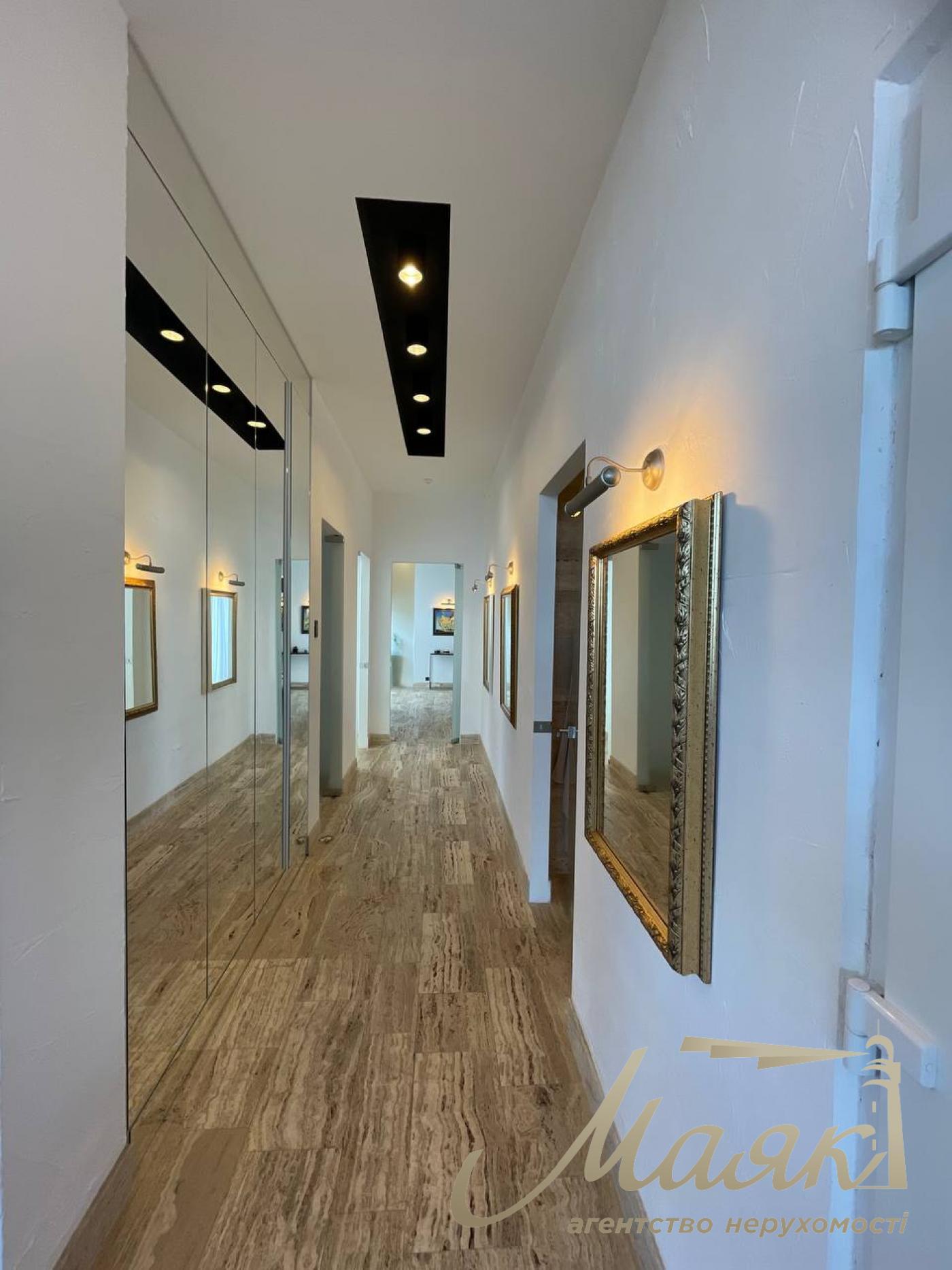 Оренда будинку Лісники- 200 м2 у котеджному містечку Хутір Ясний, з виходом на озеро, 10 соток