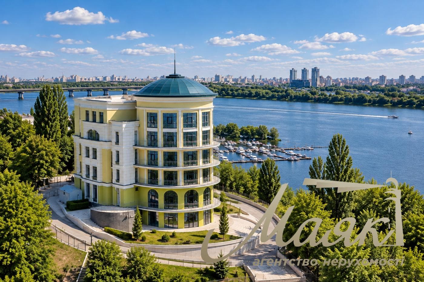 Продаж окремої комерційної будівлі площею 4 106 м² на Печерську, Набережно-Печерська дорога