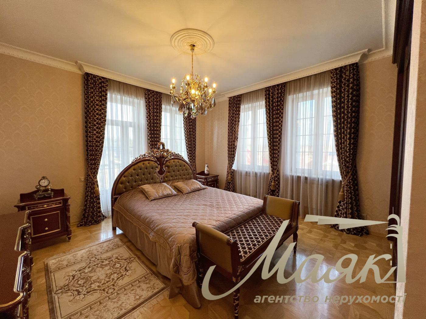 Оренда 4-х поверхового будинку 800м2, Іванковичі.