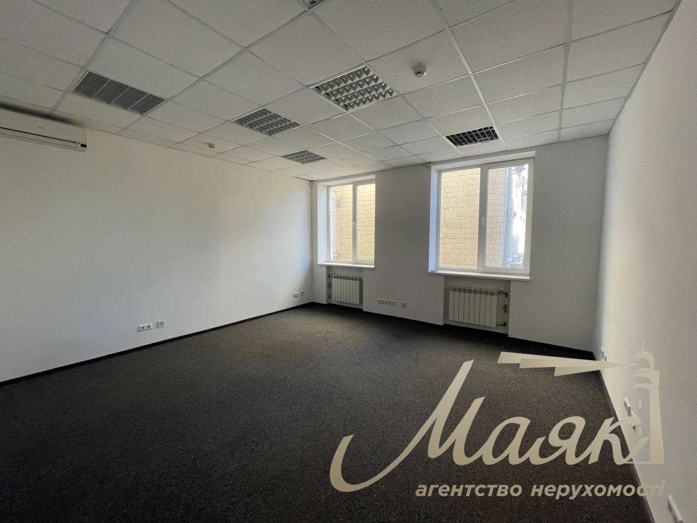 Аренда офисного помещения 270м2 в центре, Лукьяновка