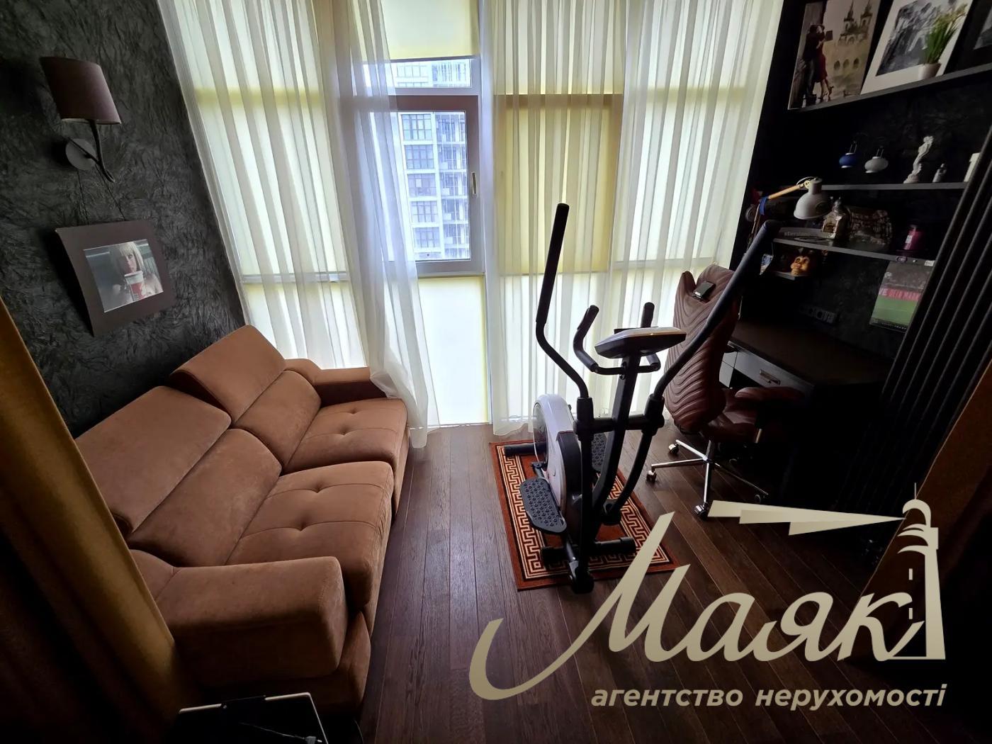 Rent 3-bedroom apartment LCD Novopecherskie Lipki, Pechersk