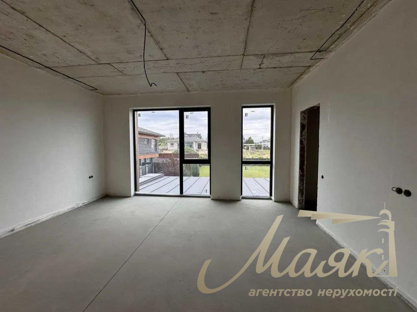 Предлагается к продаже качественный дом в селе Ходосовка — всего в 10 минутах езды от Киева