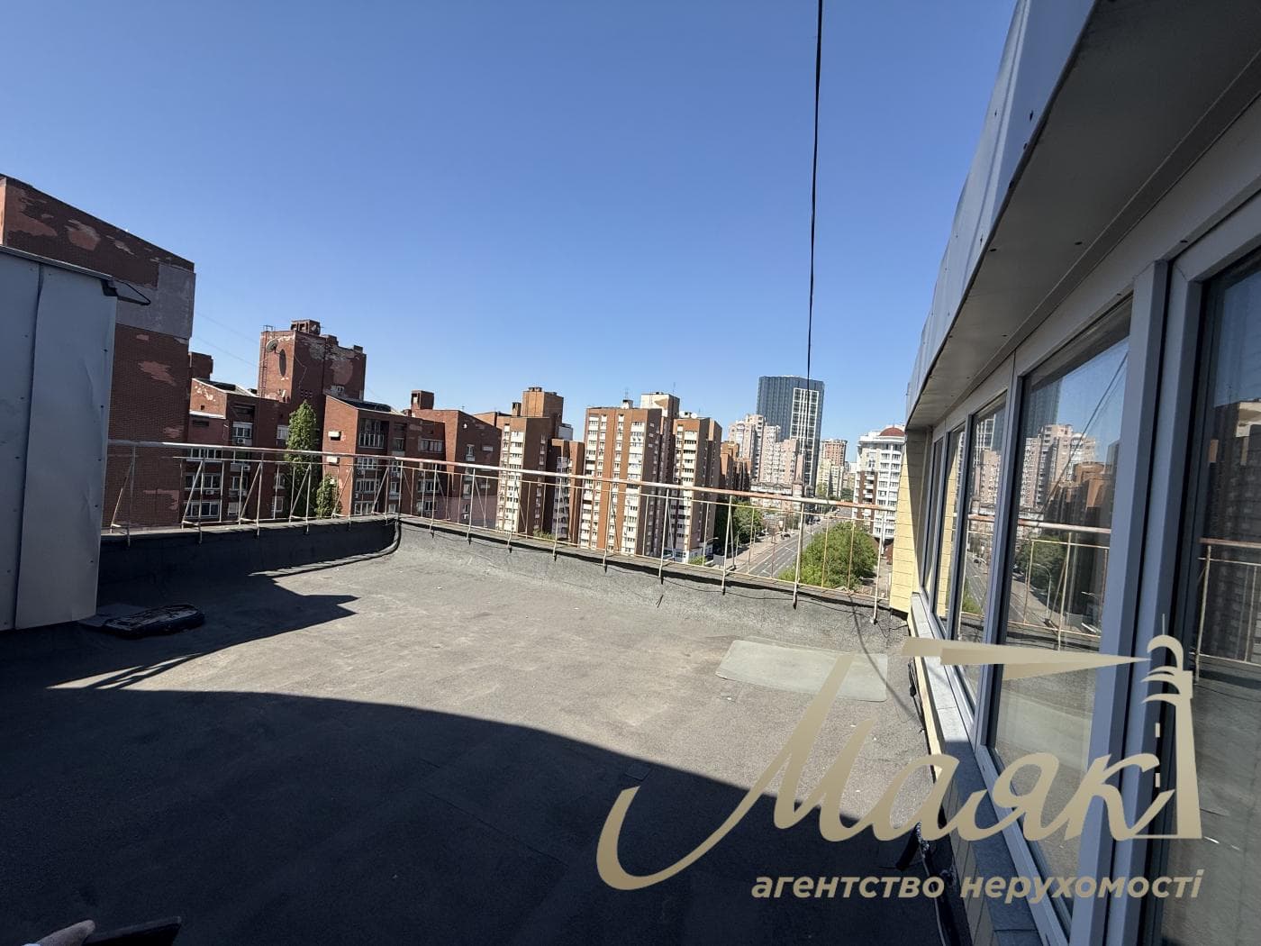 Office for rent 258m2 in the center of Kyiv, Antonovycha street.