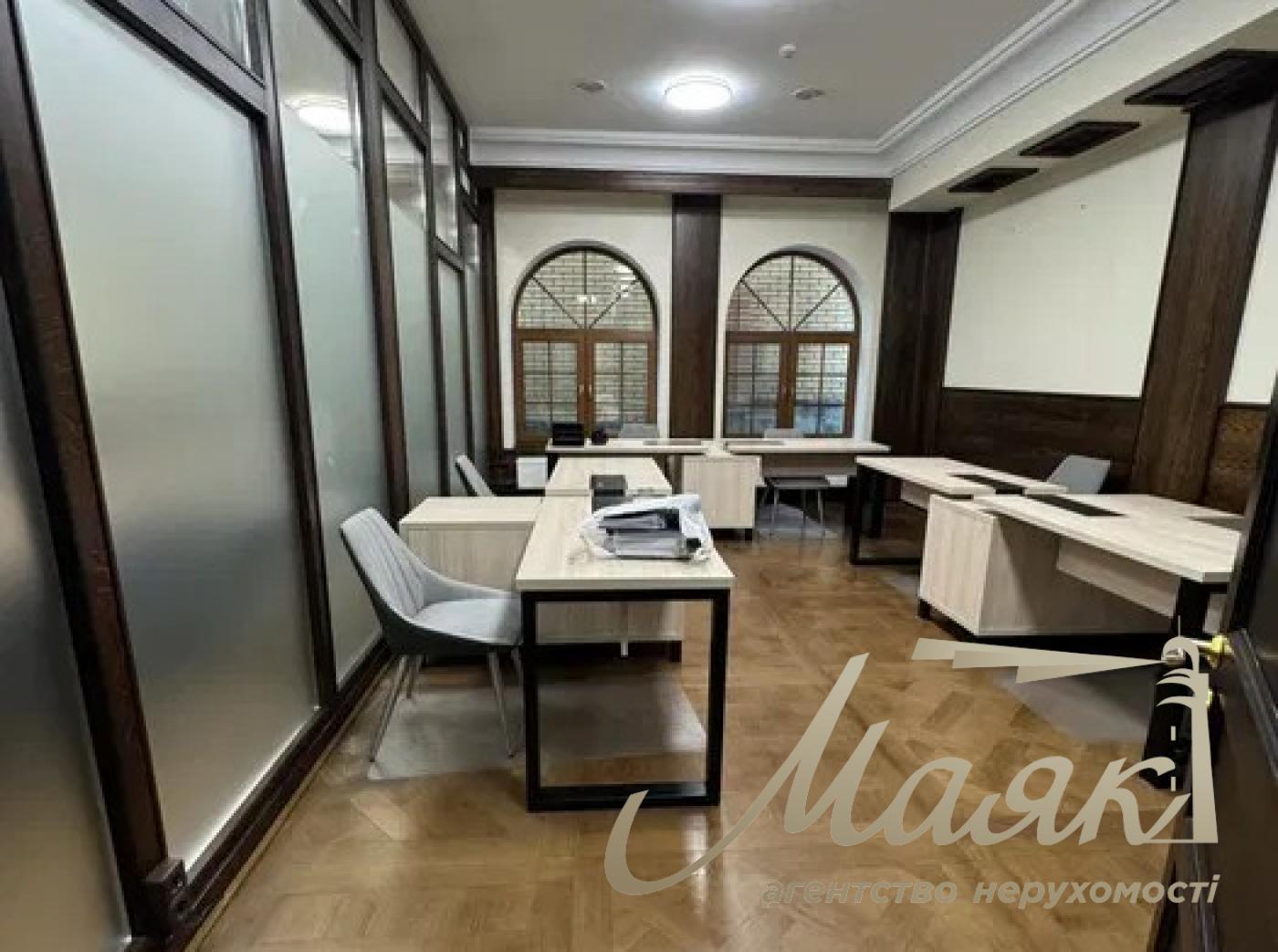 Office for rent 140 sq.m. Zhilyanskaya str., Center