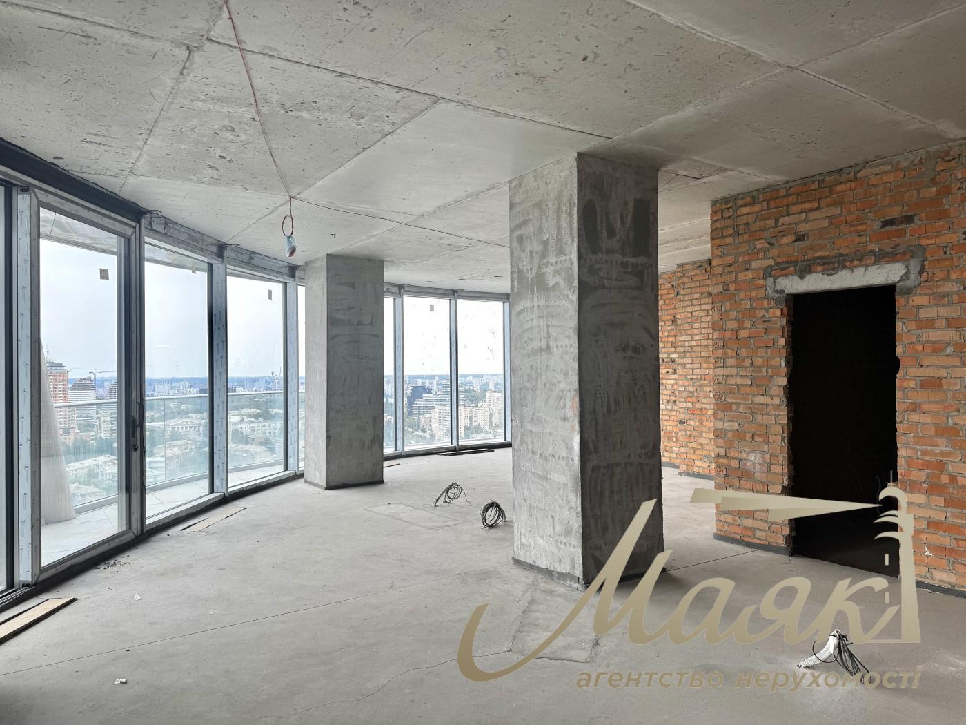 Продажа квартиры без ремонта 240 кв.м. в ЖК Taryan Towers