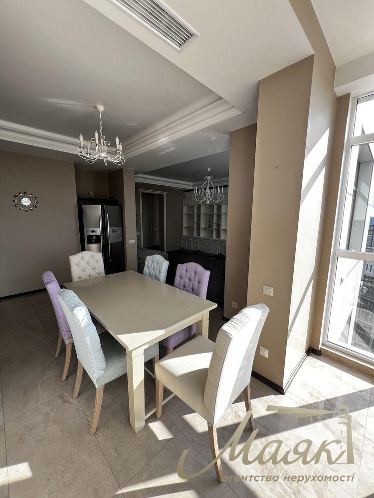 For sale 3-k apartment 120m2 in LCD "Novopecherskie Lipki" str. Andriy Verkhoglyada, 7, Pechersky district, Center.