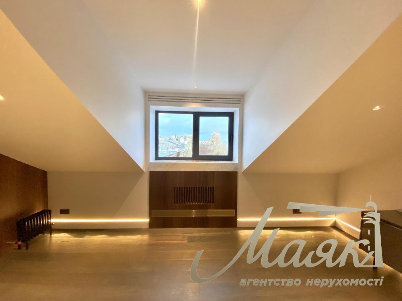 Продаж квартири в історичному центрі міста вул. Богомольця 278м2