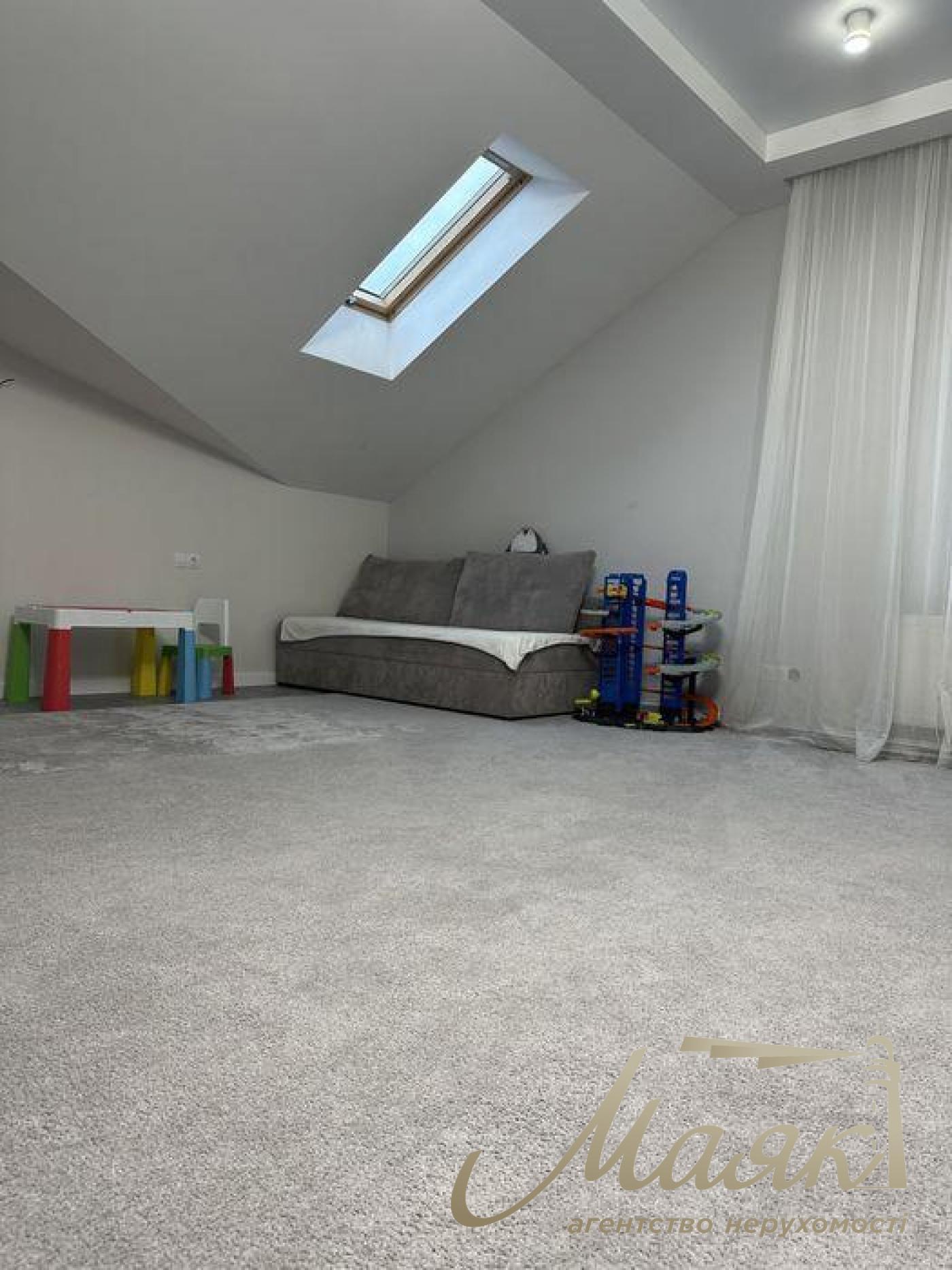 Sale of a 3-storey house 110 sq.m. Khotov village. Kievo-Syatoshinsky suburb.