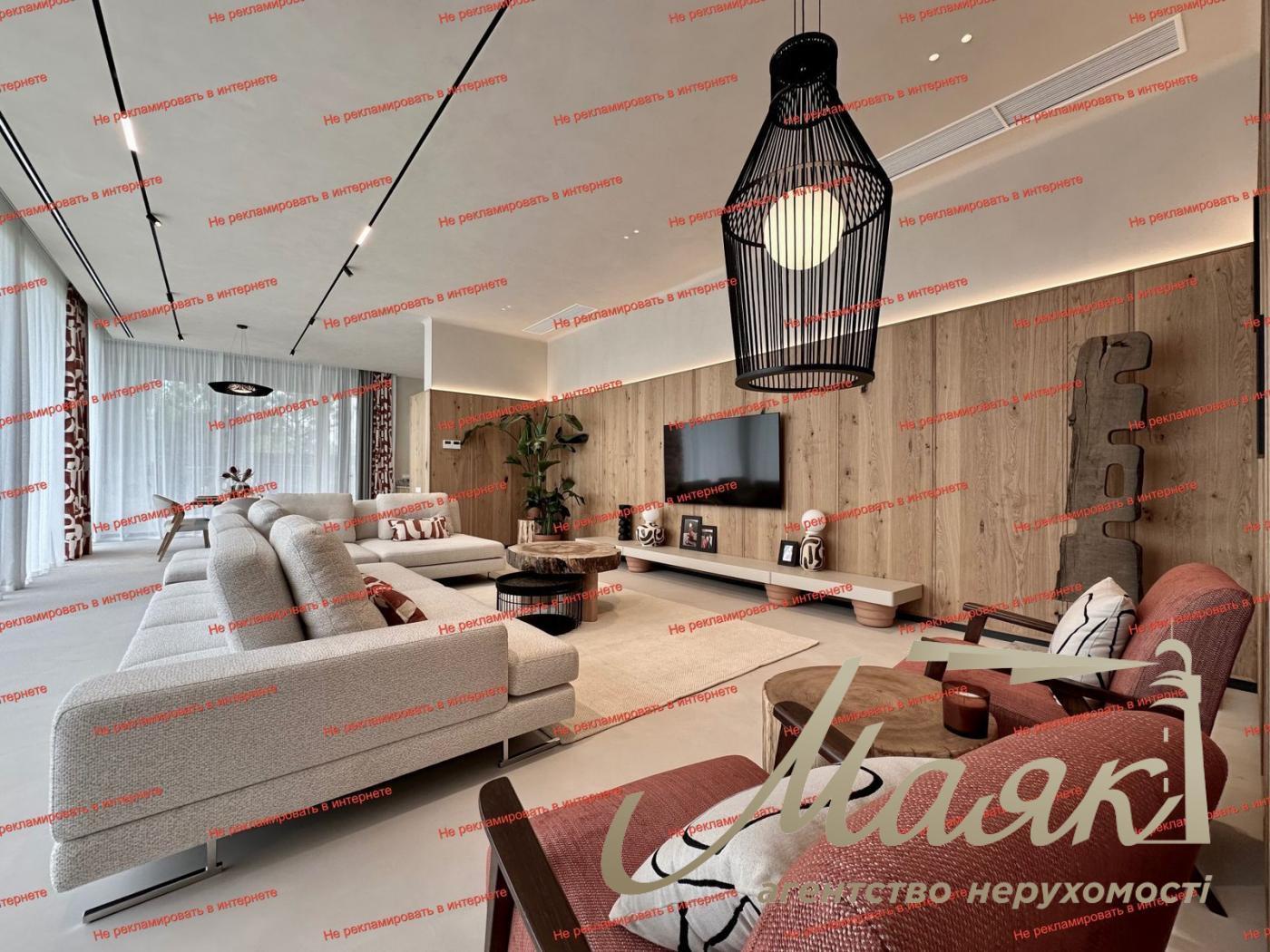 Пропонується на продаж унікальний будинок у Конча-Заспі, село Козин, виконаний у сучасно-етнічному стилі