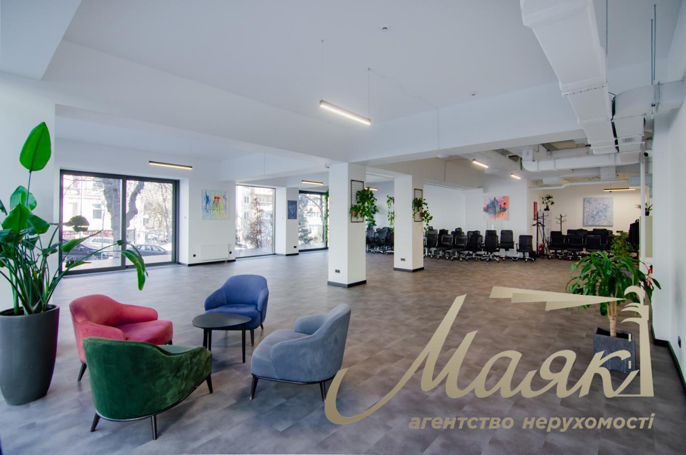 Оренда фасадного торгового приміщення 235м2 в БЦ Infinity ,ул. Саксаганського, Центр, Київ